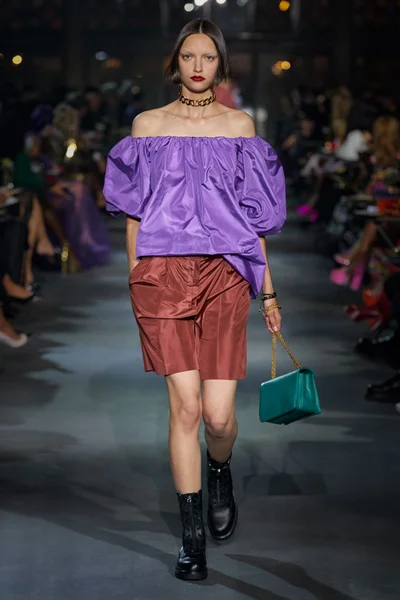 Look 28